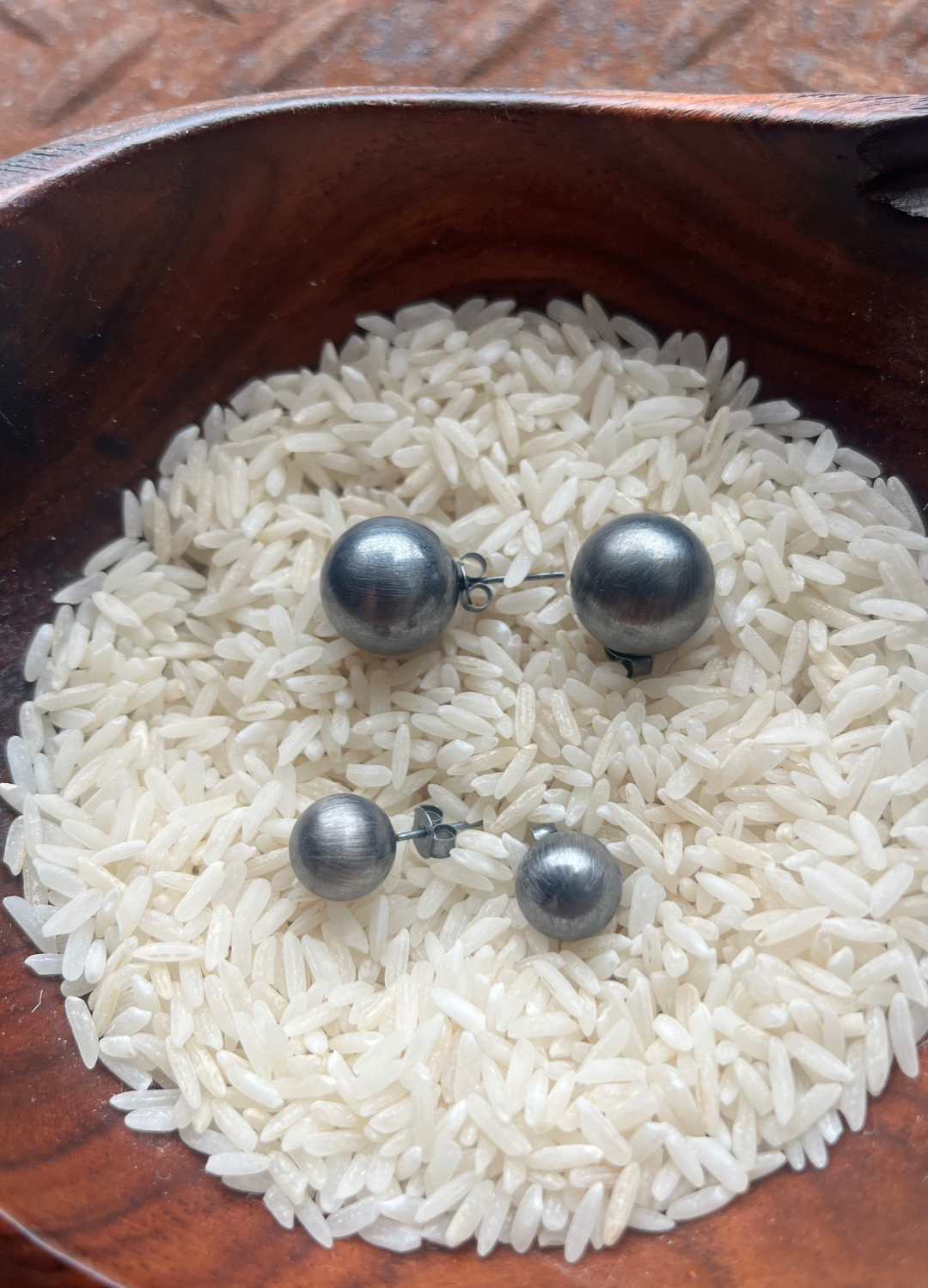Navajo Pearl Post Earrings