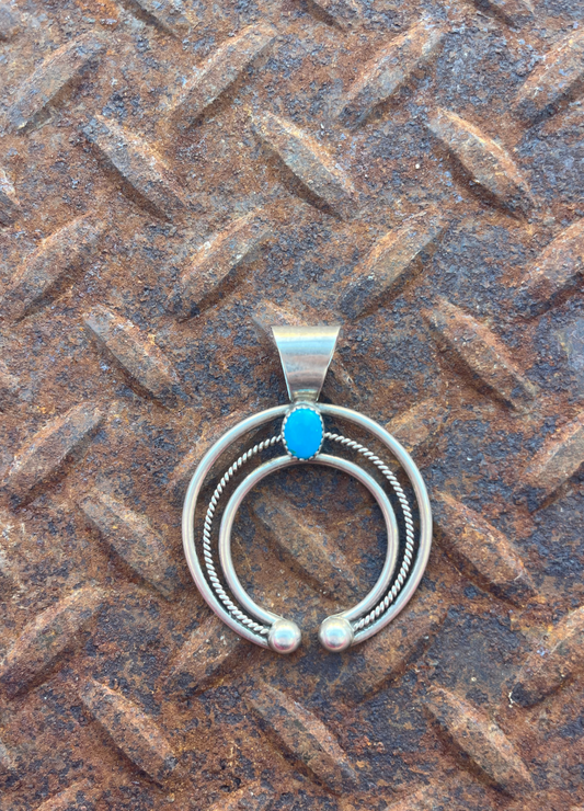 The Naja Pendant