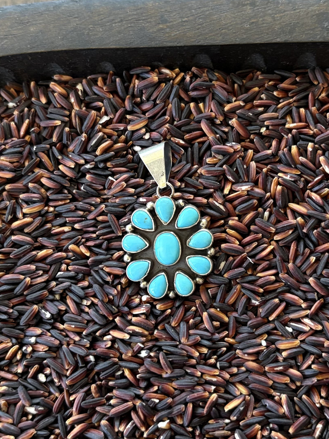 The Velora Pendant