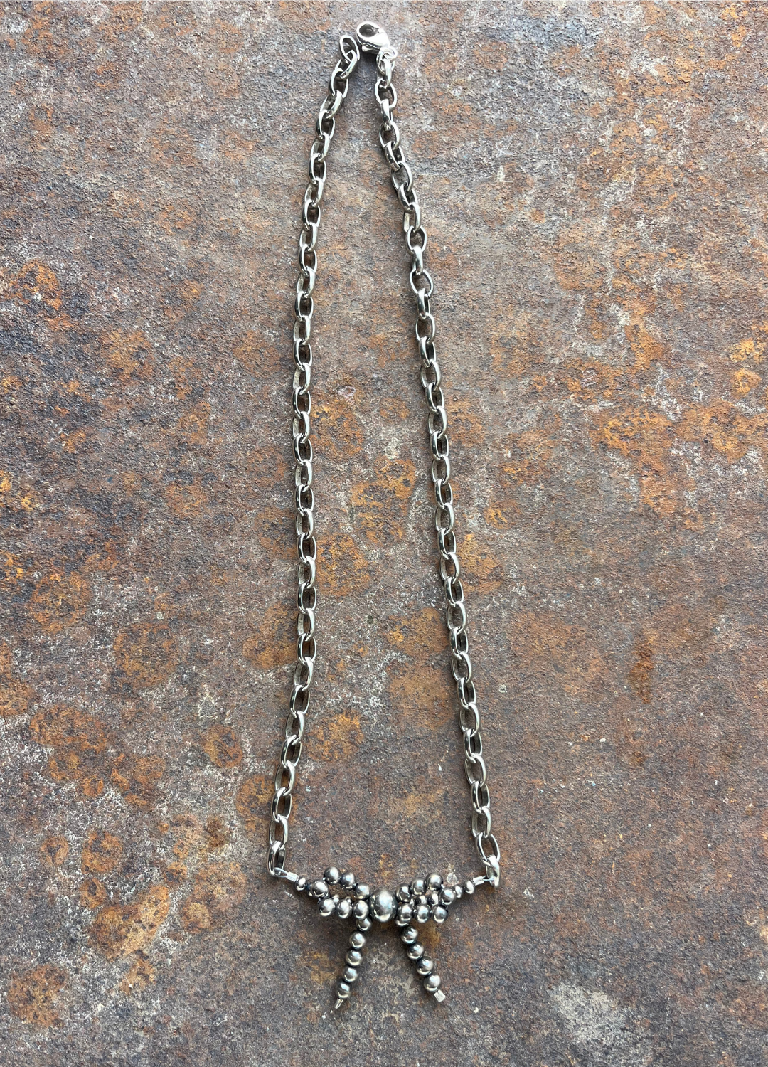 The Bow Chain Necklace