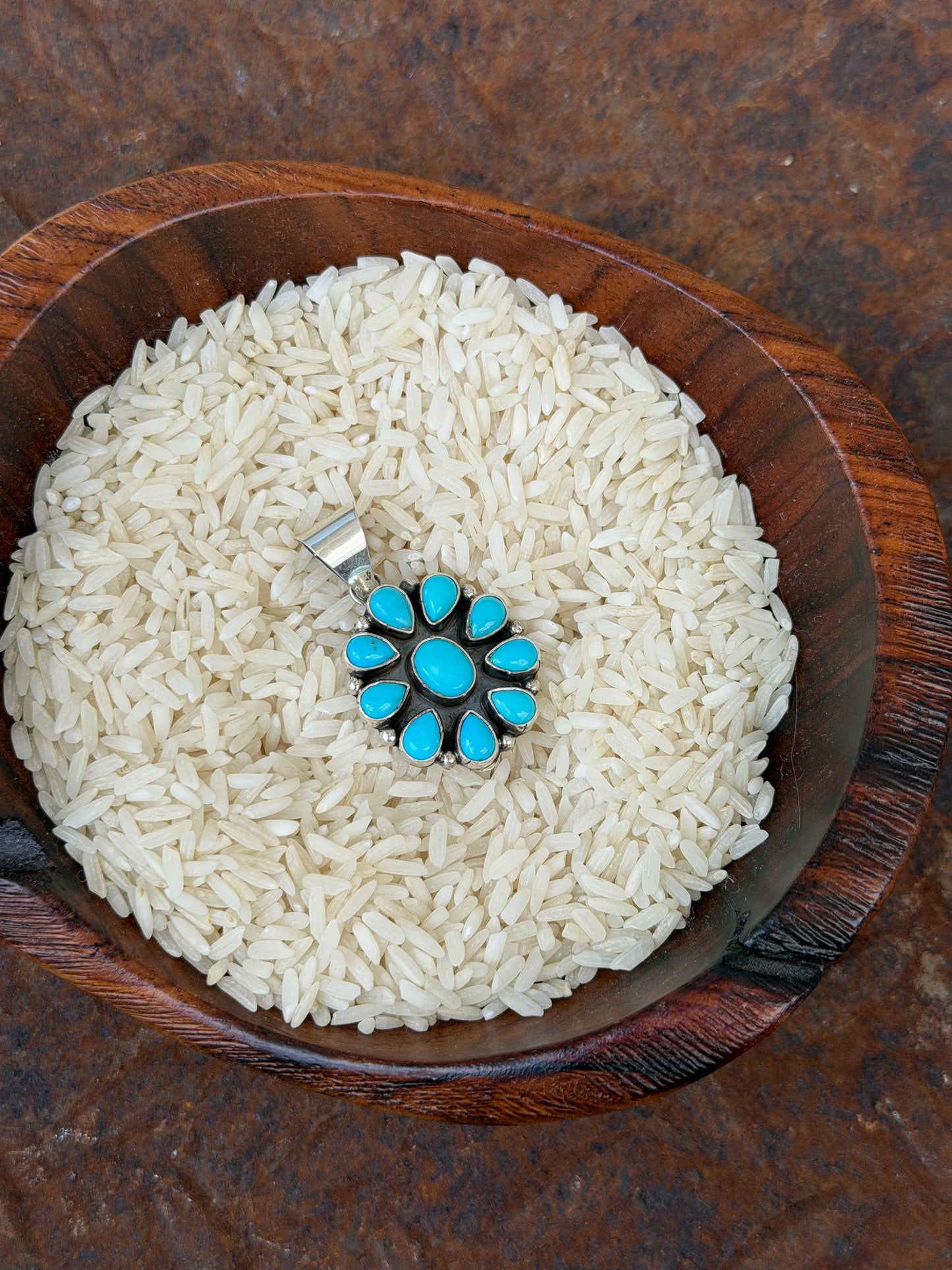 The Velora Pendant