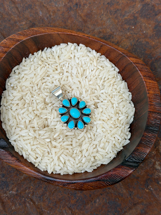 The Velora Pendant